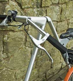 Folding handlebars